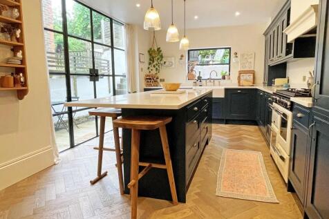 Kit/Breakfast Room