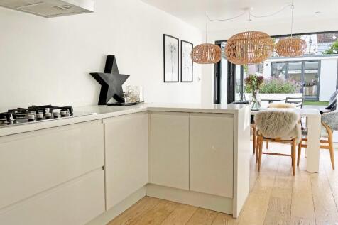 Kit/Breakfast Room