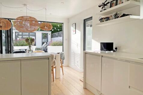 Kit/Breakfast Room