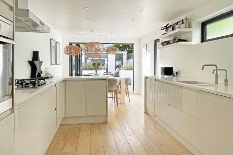 Kit/Breakfast Room