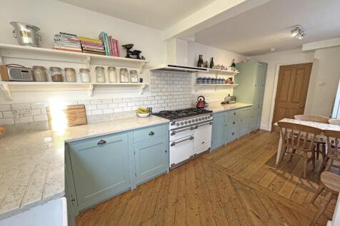 Kit/Breakfast Room
