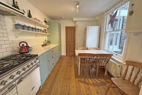 Kit/Breakfast Room