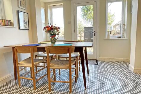 Kit/Breakfast Room
