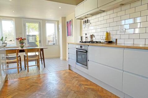 Kit/Breakfast Room