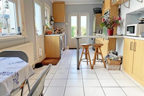 Kit/Breakfast Room