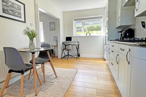 Kit/Breakfast Room