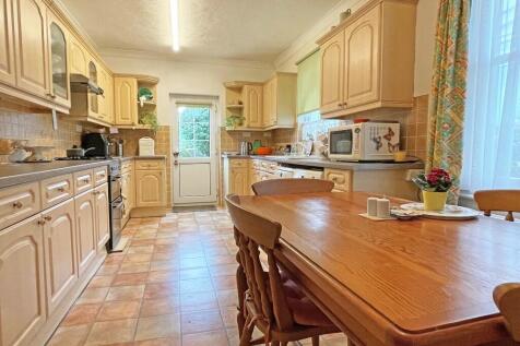 Kit/Breakfast Room