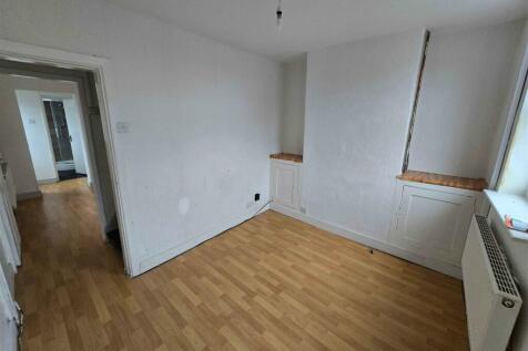 Living Room 1.jpg