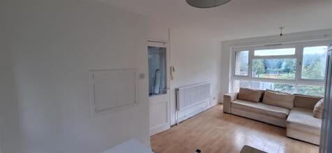 Living room 1.jpg