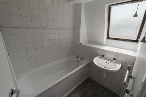Bathroom.jpg
