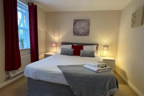Bedroom 1.jpg