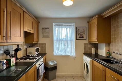 Kitchen 2.jpg