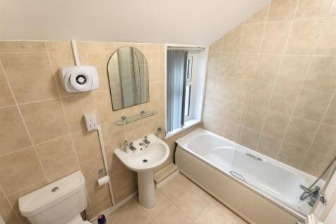 Bathroom 2.jpg