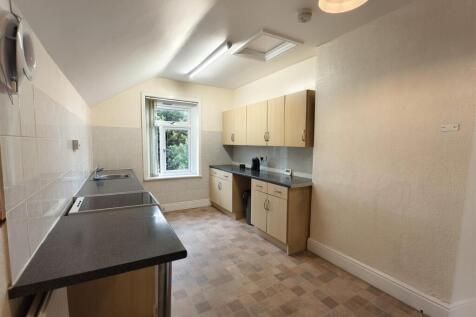 Kitchen 2.jpg