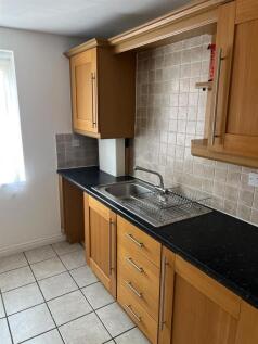 Kitchen 2.jpg