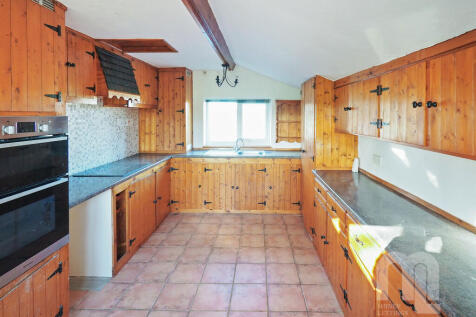 Kitchen / Breakfa...