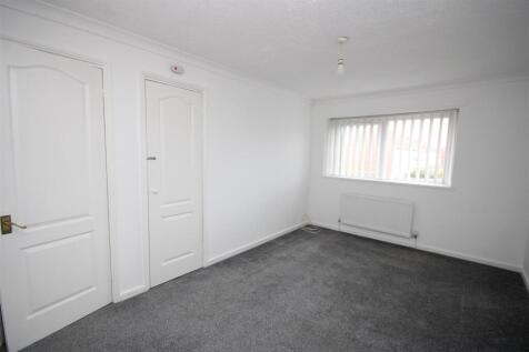 Bedroom 1 (Rear)