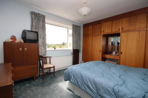 Bedroom 1 (Rear)