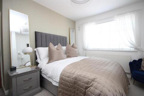 Bedroom 2 (Rear)