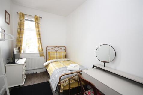 Bedroom 3 (Rear)