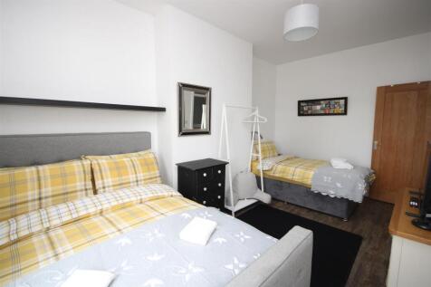 Bedroom 2 (Rear)