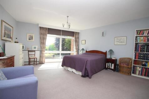 Bedroom 1 (Rear)