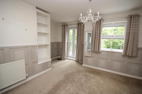 Bedroom 1 (Front)