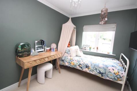 Bedroom 2 (Rear)