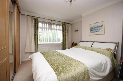 Bedroom 1 (Front)