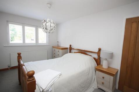 Bedroom 1 (Front)