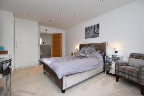 bedroom 2.JPG