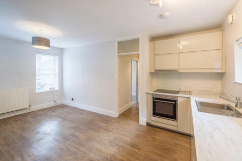 14a Station Road ...