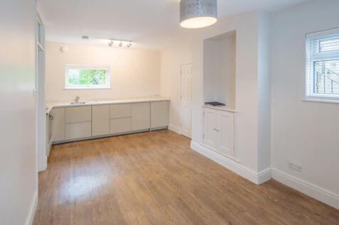 14a Station Road ...