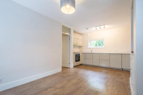 14a Station Road ...
