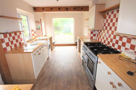 KITCHEN/BREAKFAST ROOM