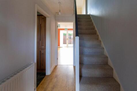 2 Lime Tree Grove - hall.jpg