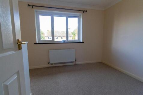 2 Lime Tree Grove - bedroom 2.jpg