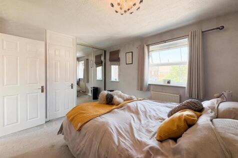 Master bedroom.jpg