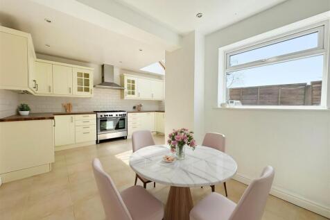 Kitchen. - with CGI