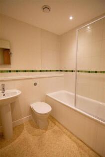 8 Highbank - Bathroom.jpg