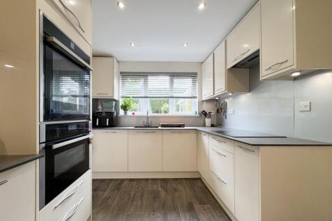Kitchen..jpg