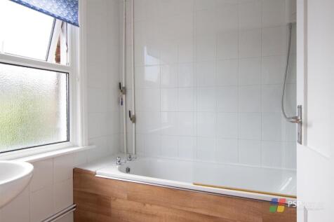 Bathroom 2.jpg