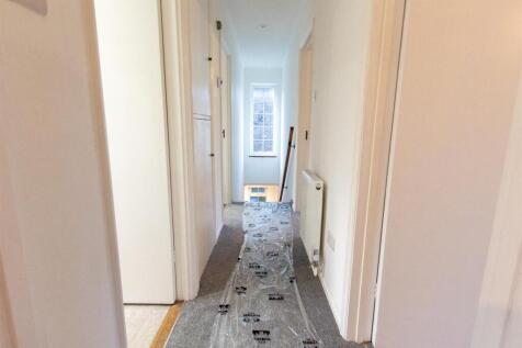 9 Ottafield - Landing.jpg