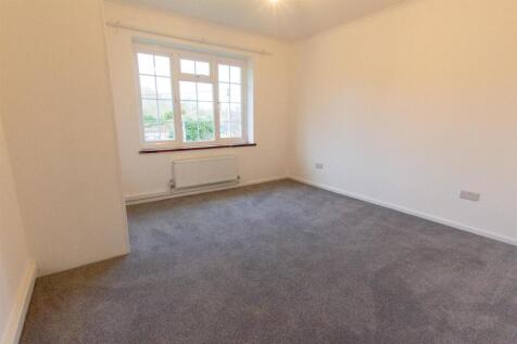 9 Ottafield - Bedroom 1.jpg