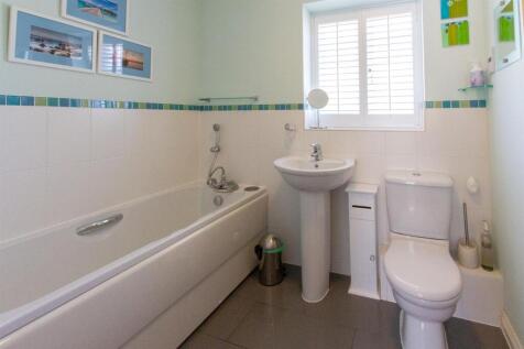 42 St Pauls - bathroom-2.jpg
