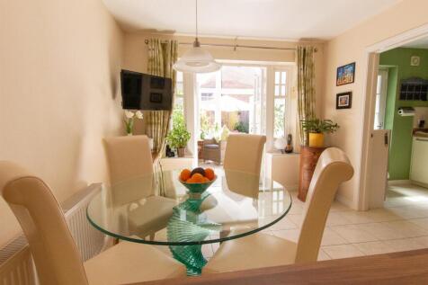 42 St Pauls - Dining area.jpg