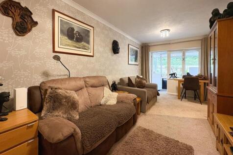 Living room-1.jpg