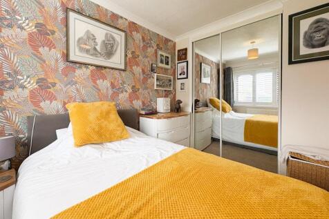 Bedroom..jpg