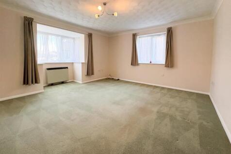 Living room-2.jpg