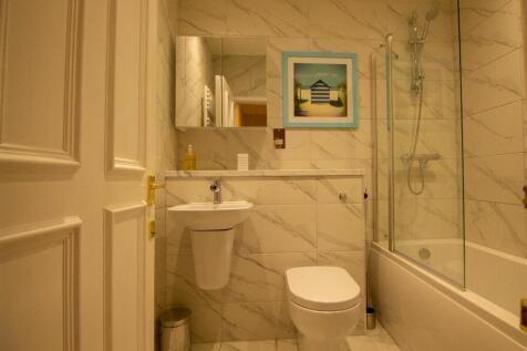 6 Abigail House - Bathroom-2.jpg